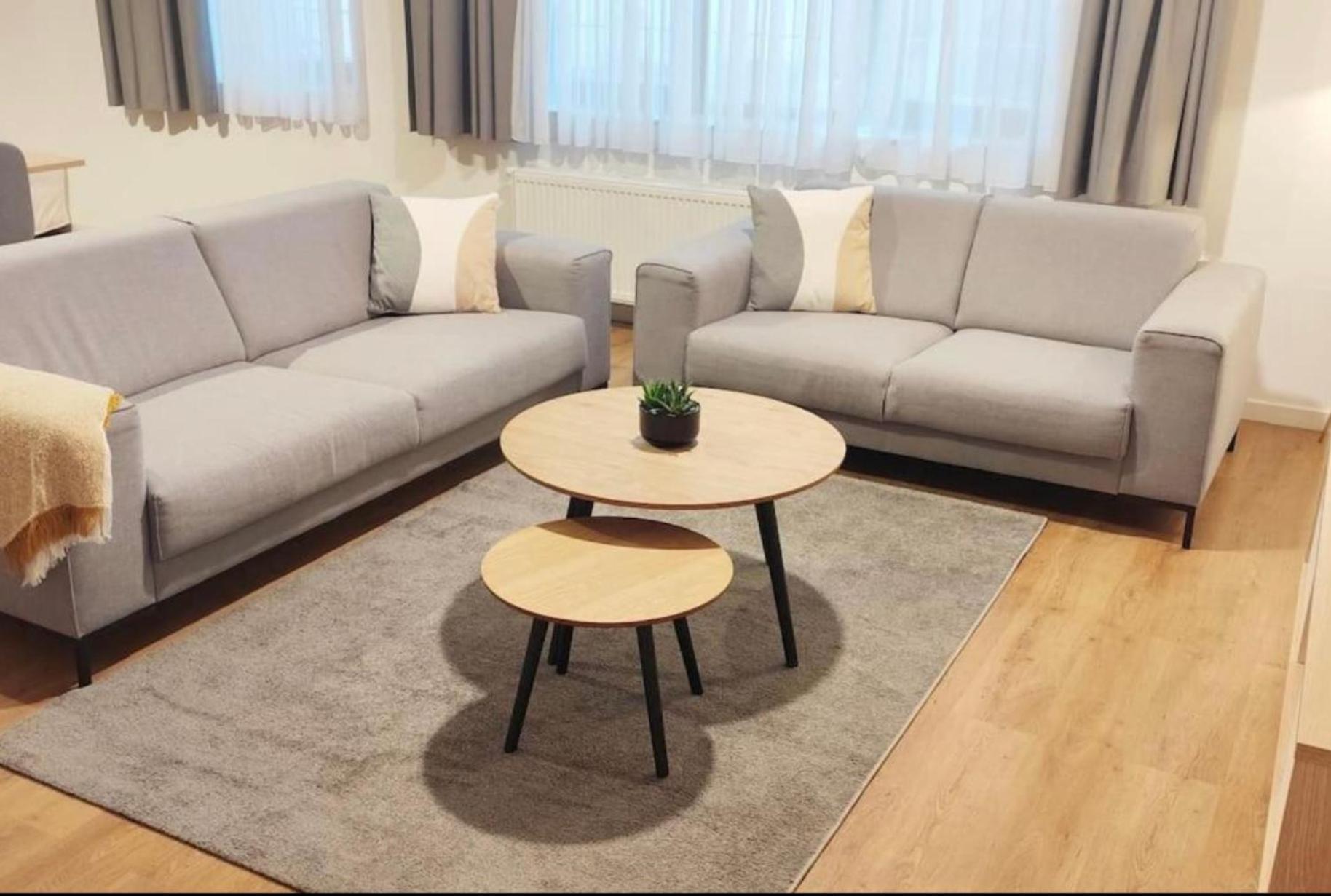 Cosy 2 Bedroom Apartment In City Center Брюссель Экстерьер фото