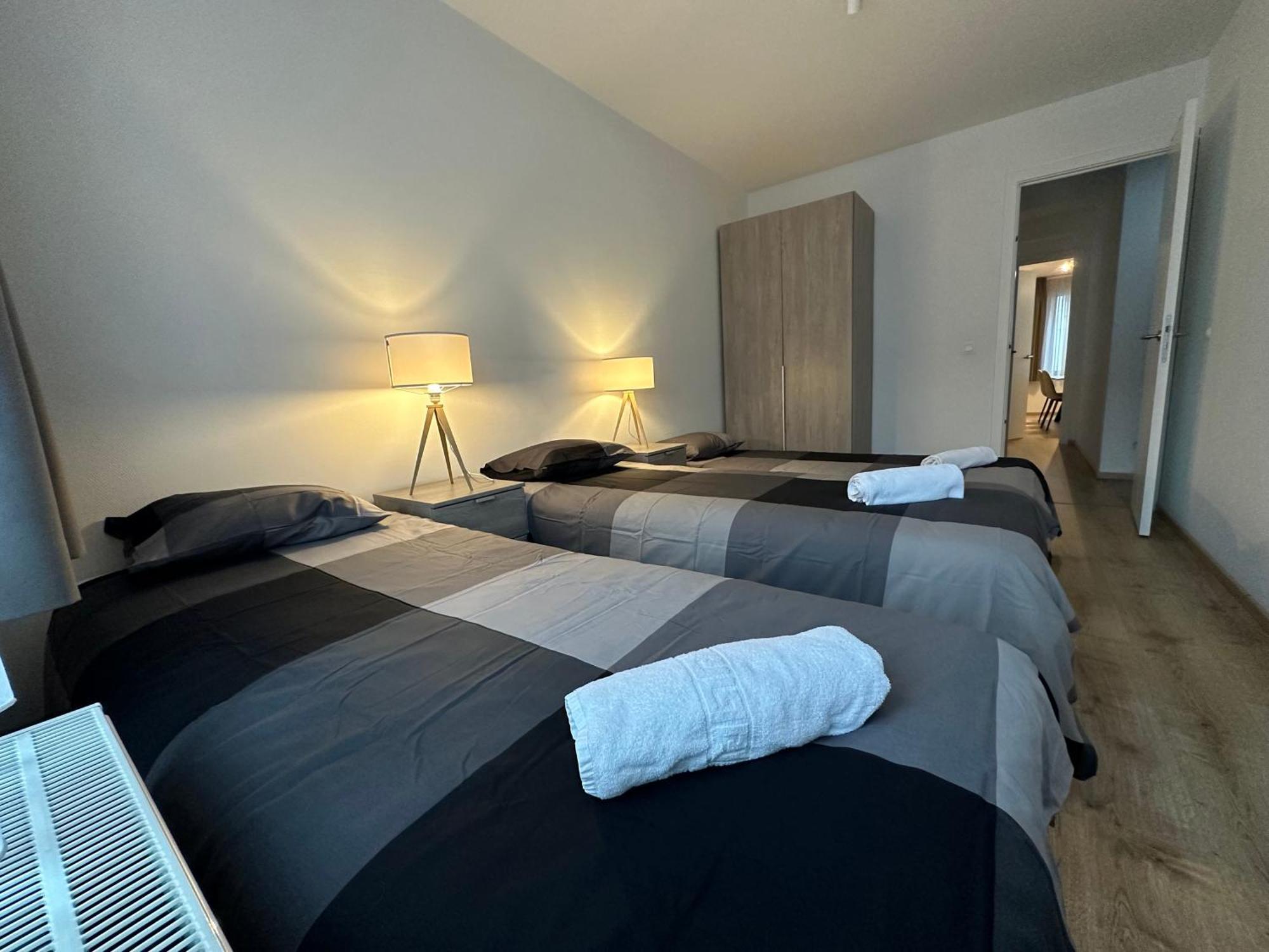 Cosy 2 Bedroom Apartment In City Center Брюссель Экстерьер фото